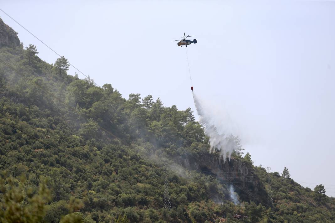 Fethiye'deki orman yangını söndürüldü 3